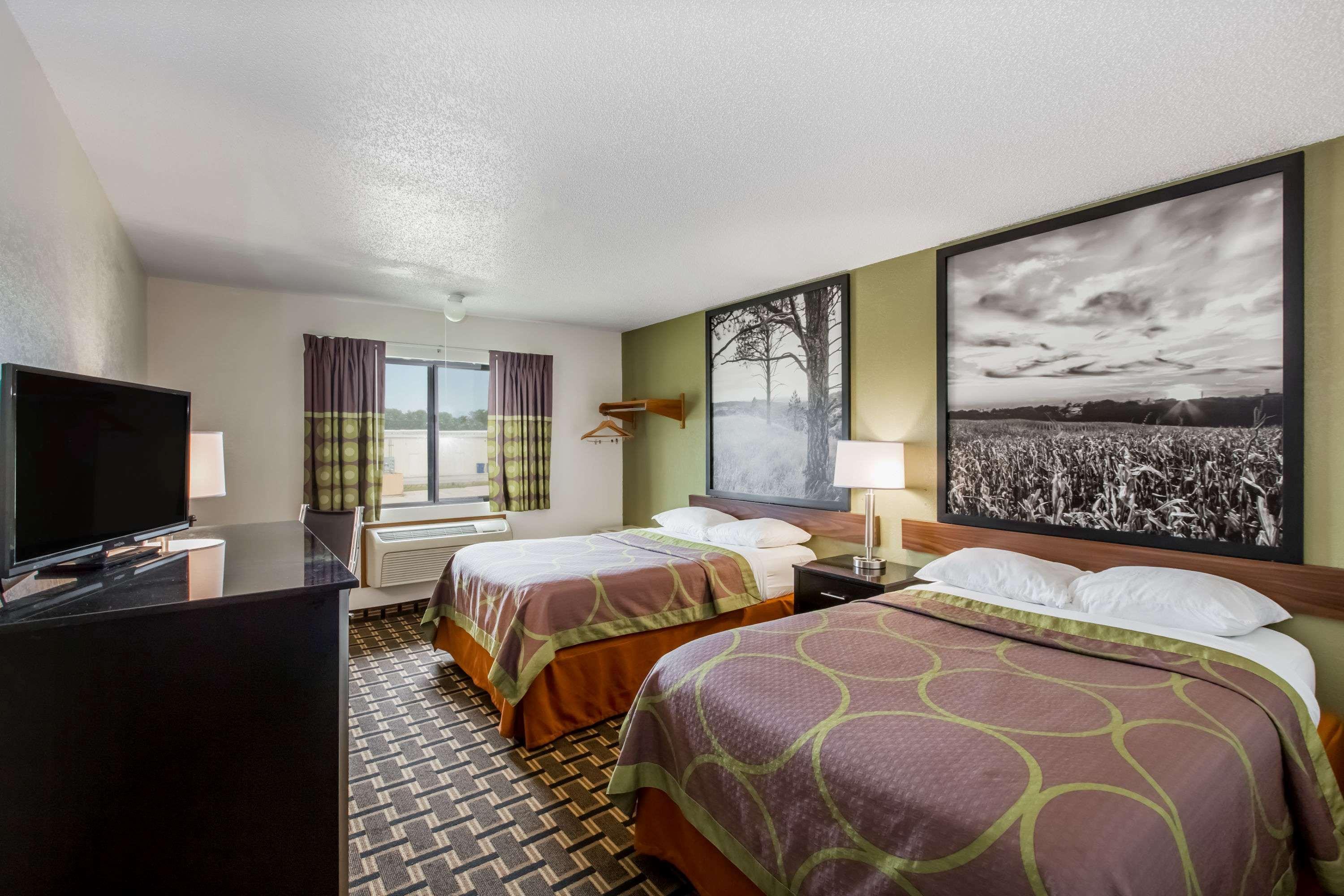 Super 8 By Wyndham Wayne Hotell Exteriör bild