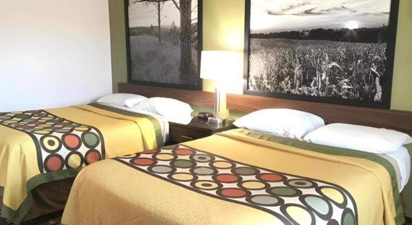 Super 8 By Wyndham Wayne Hotell Exteriör bild