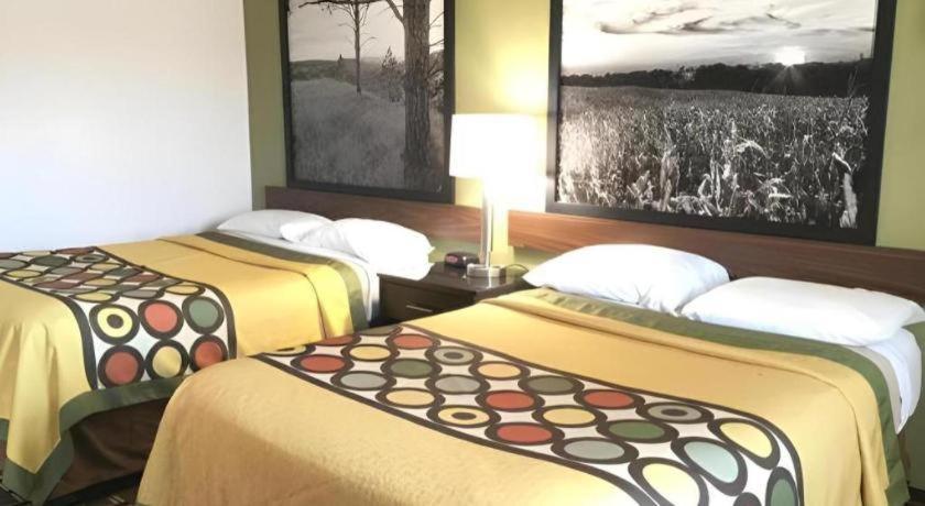 Super 8 By Wyndham Wayne Hotell Exteriör bild