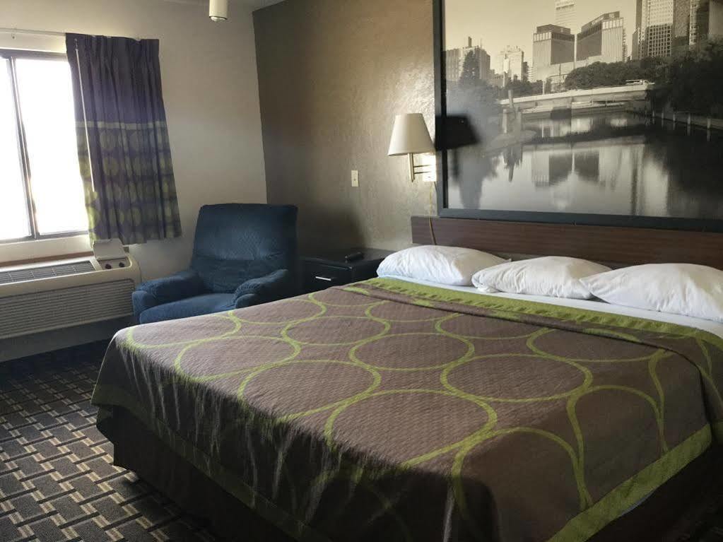 Super 8 By Wyndham Wayne Hotell Exteriör bild
